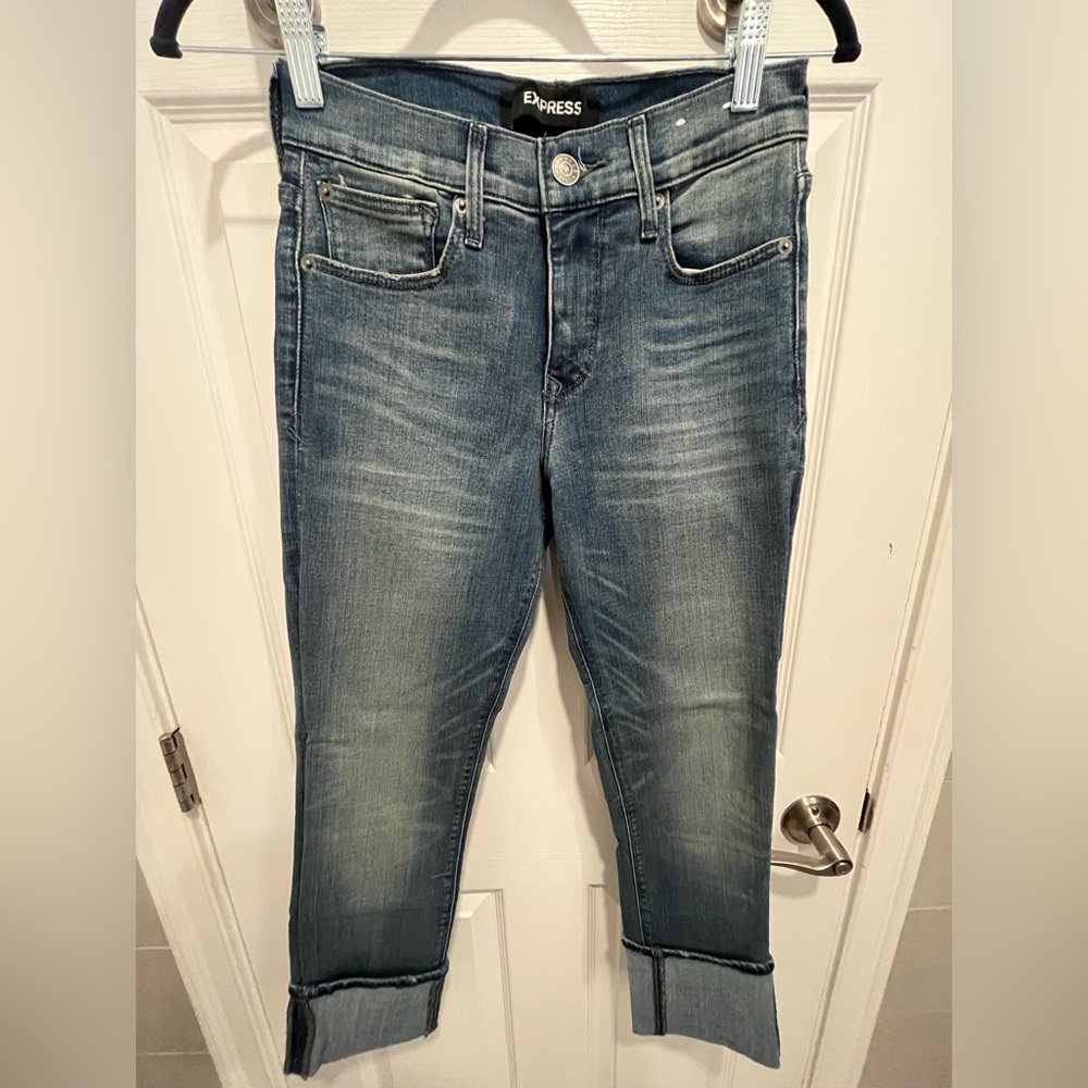 EXPRESS Denim Perfect Mid-Rise Cropped Jeggings